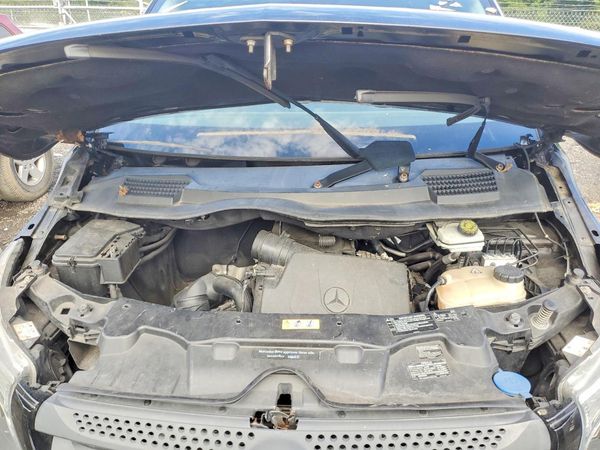 2018 MERCEDES-BENZ METRIS — Engine bay