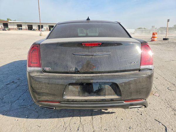 2022 CHRYSLER 300