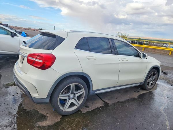 2015 MERCEDES-BENZ GLA-CLASS GLA250 4-MATIC