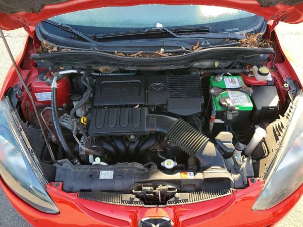 2012 MAZDA 2 Touring/GS