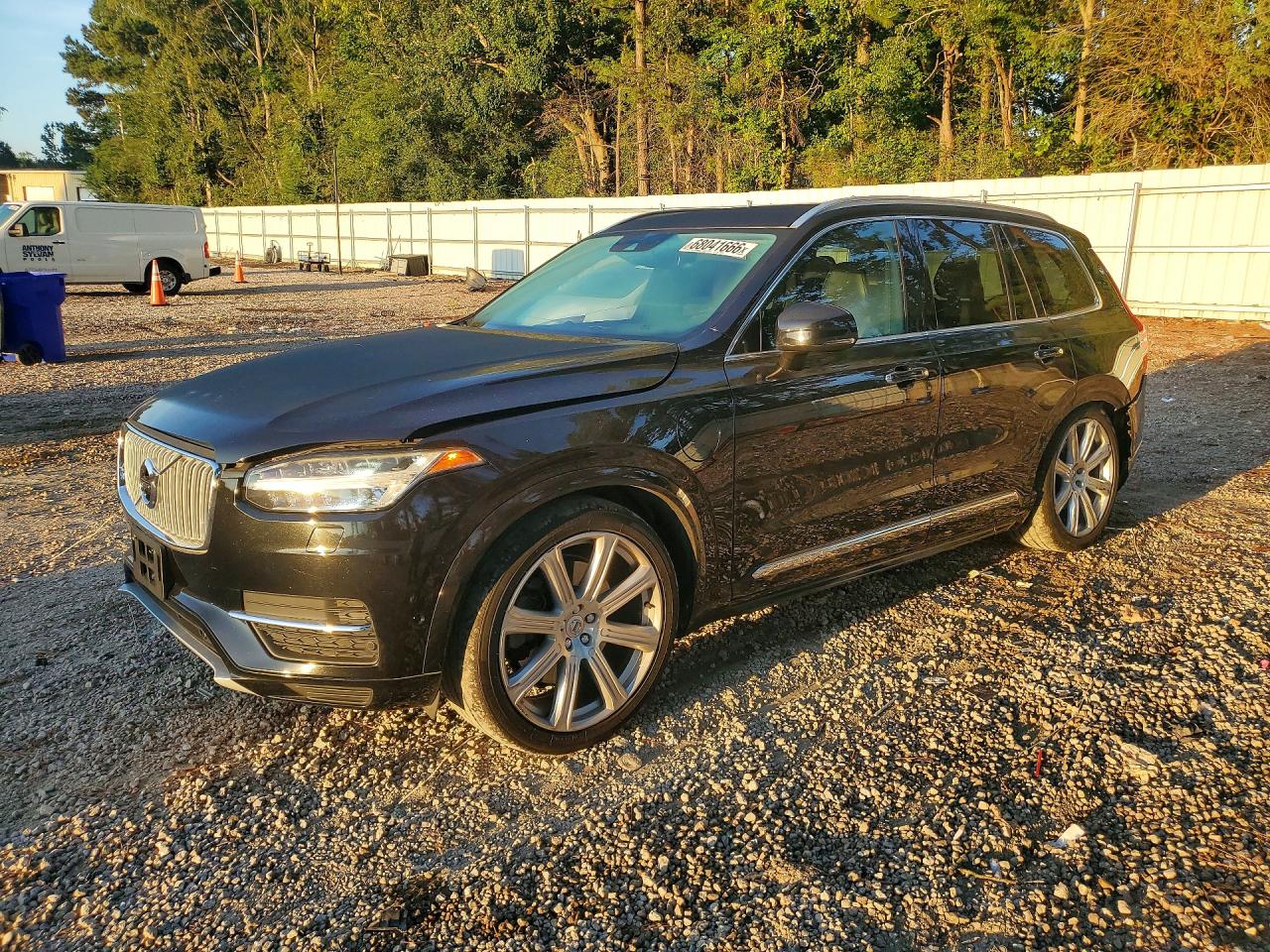 2017 VOLVO XC90