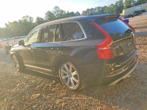 2017 VOLVO XC90