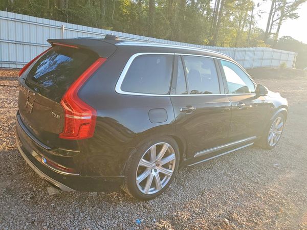 2017 VOLVO XC90