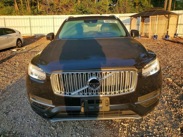 2017 VOLVO XC90