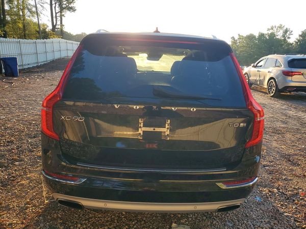 2017 VOLVO XC90