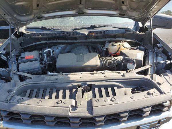 2021 CHEVROLET SILVERADO Custom — Engine bay