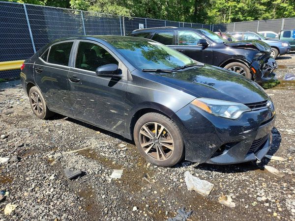 2015 TOYOTA COROLLA — Passenger 3/4