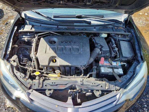 2015 TOYOTA COROLLA — Engine bay