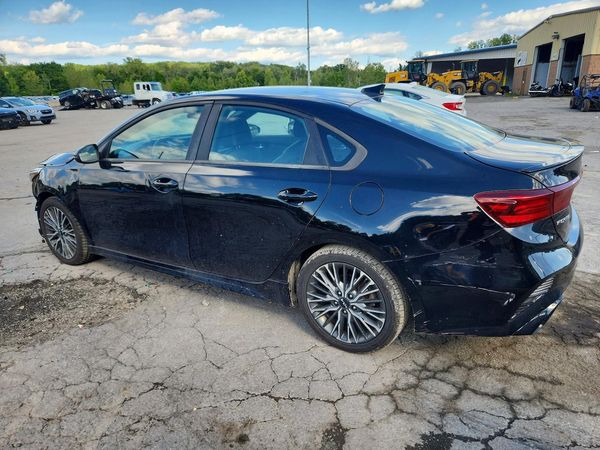 2022 KIA FORTE GT Line
