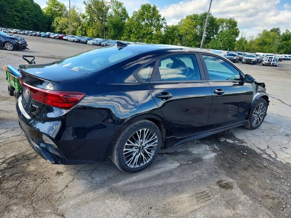 2022 KIA FORTE GT Line