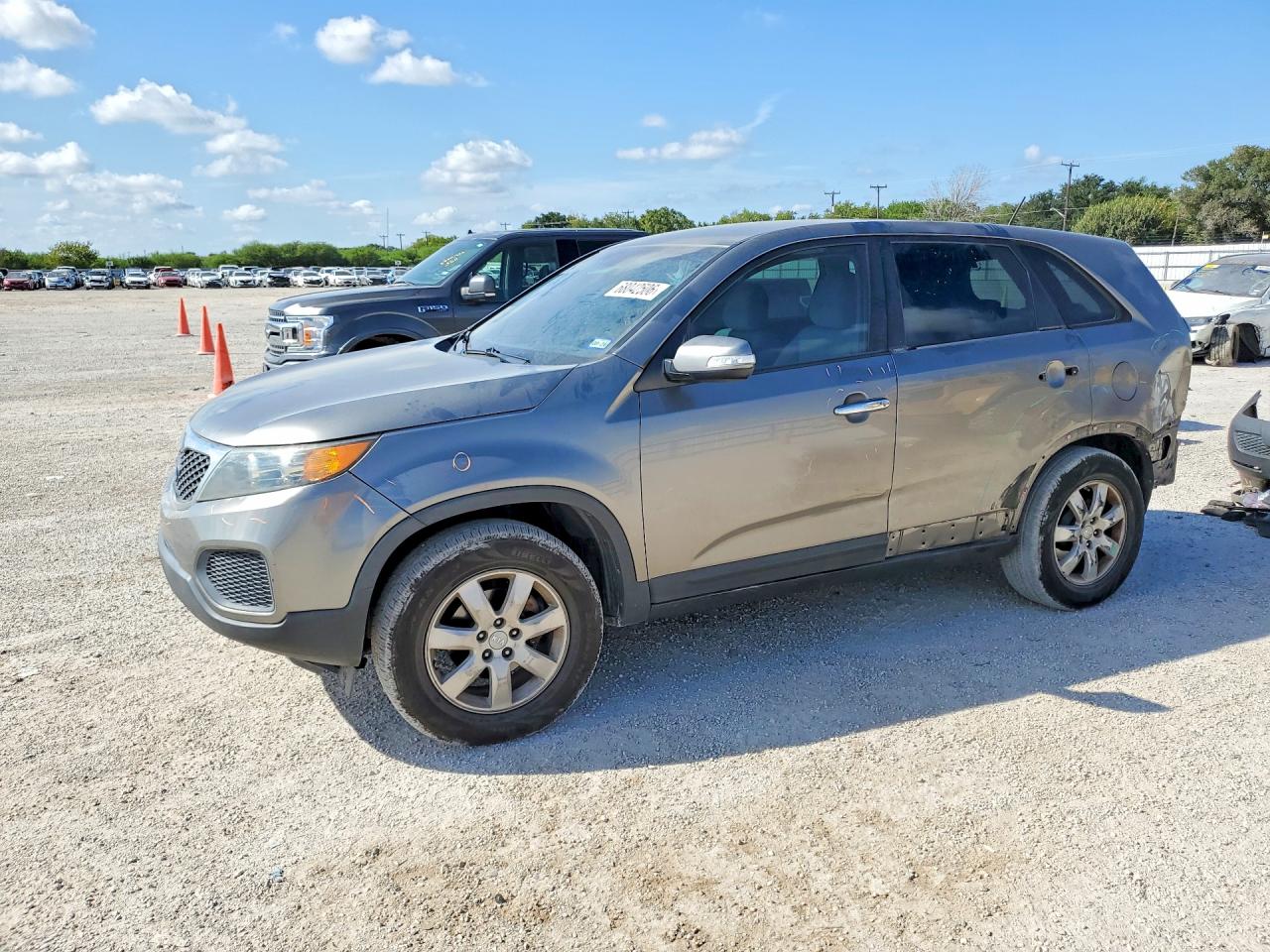 2013 KIA SORENTO Base / LX