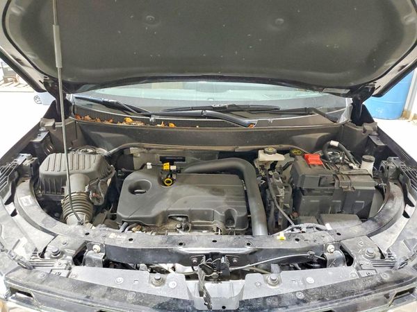 2025 CHEVROLET EQUINOX Active — Engine bay