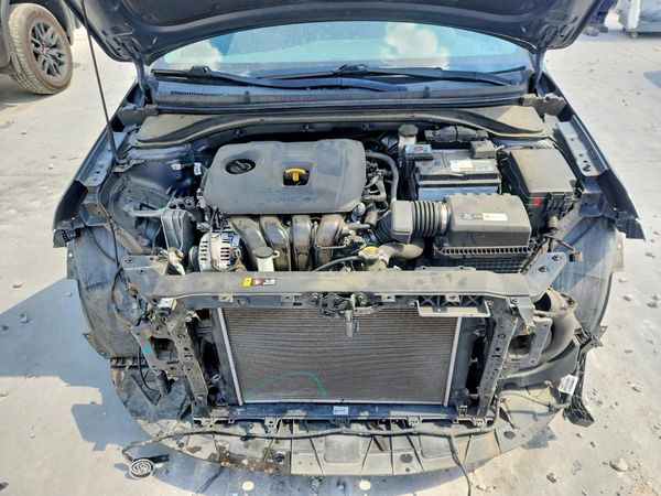 2019 HYUNDAI ELANTRA — Engine bay
