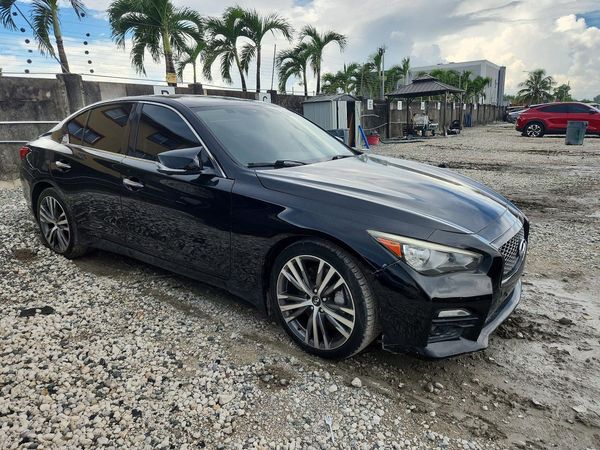 2016 INFINITI Q50