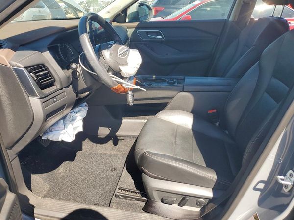2021 NISSAN ROGUE SL — DENT