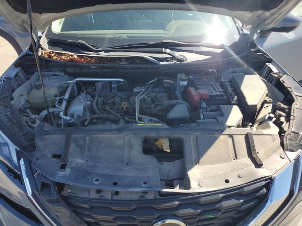 2021 NISSAN ROGUE SL — Engine bay