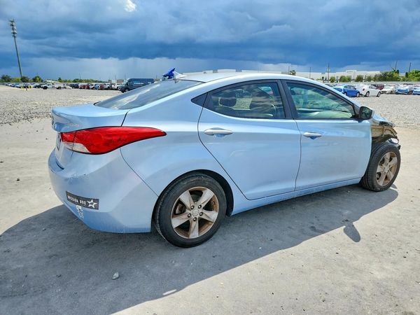 2013 HYUNDAI ELANTRA