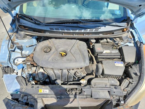 2013 HYUNDAI ELANTRA