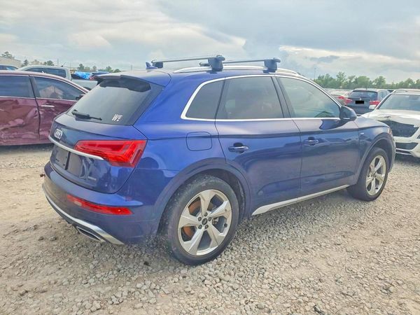 2022 AUDI Q5 S Line quattro Prestige
