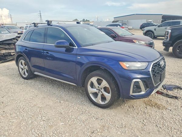 2022 AUDI Q5 S Line quattro Prestige