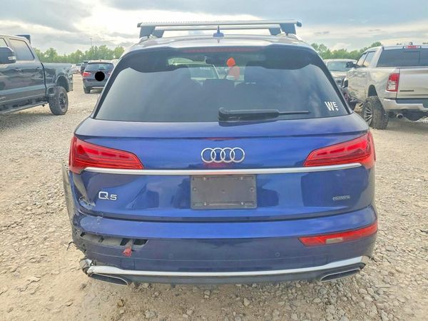 2022 AUDI Q5 S Line quattro Prestige
