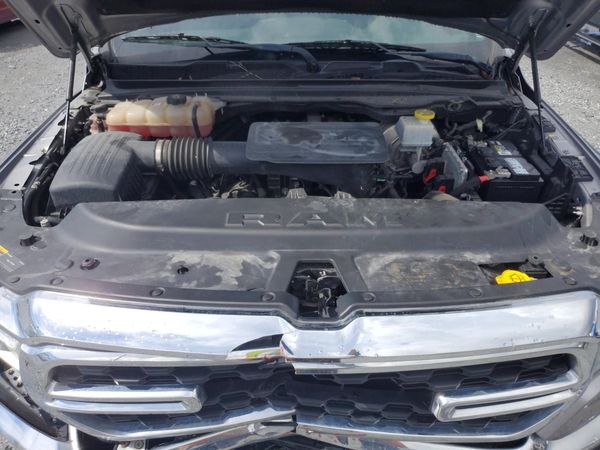 2022 RAM 1500 Big Horn, Lone Star — Engine bay