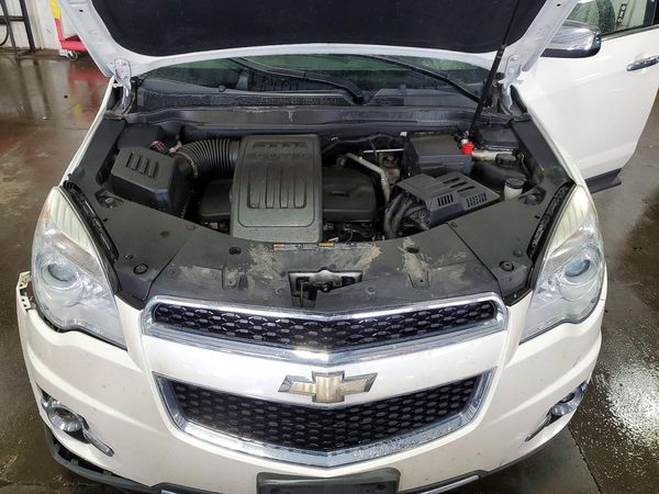 2015 CHEVROLET EQUINOX LTZ — Engine bay