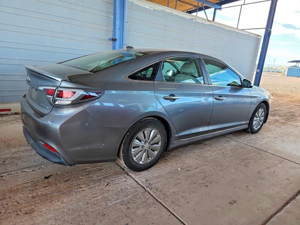 2017 HYUNDAI SONATA SE