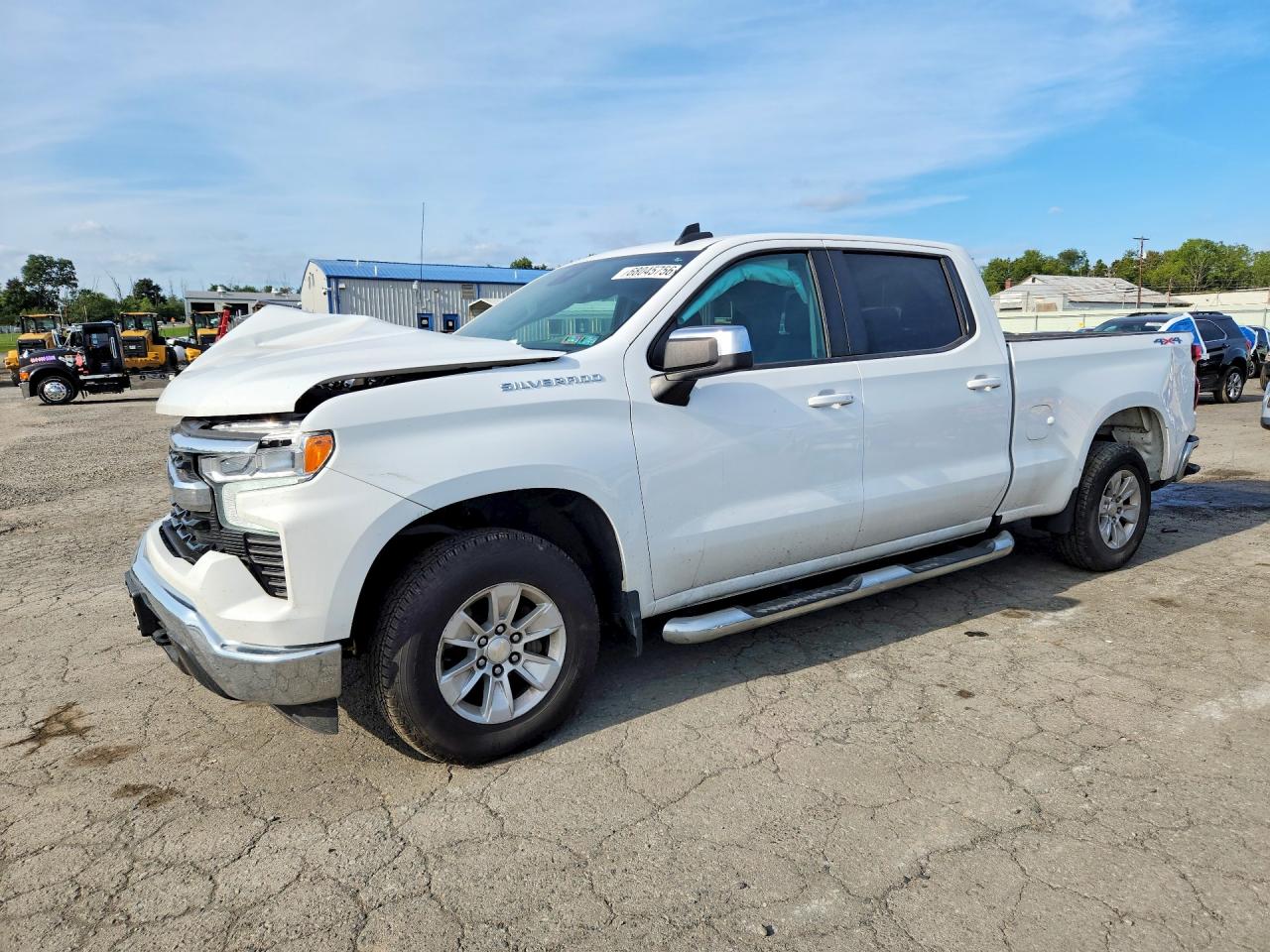 2022 CHEVROLET SILVERADO LT — Front 3/4