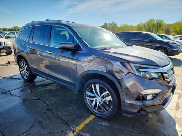 2018 HONDA PILOT TOURING — Passenger 3/4