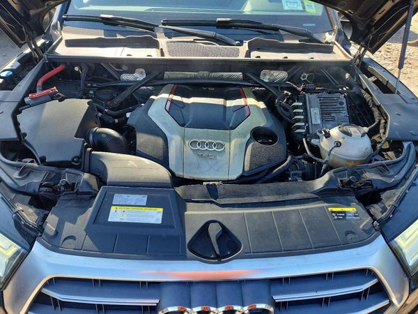 2018 AUDI SQ5 quattro Premium Plus — Engine bay