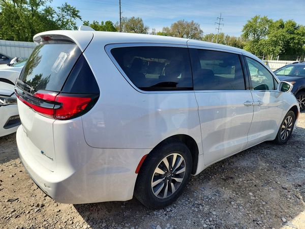 2022 CHRYSLER PACIFICA Touring L — PSRA