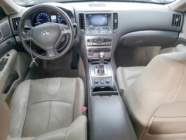 2013 INFINITI G37