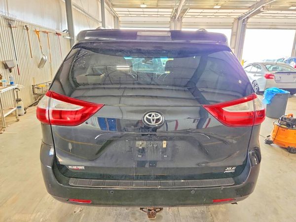 2015 TOYOTA SIENNA — DIRR