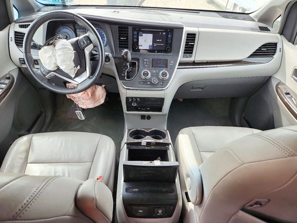2015 TOYOTA SIENNA — CKPT