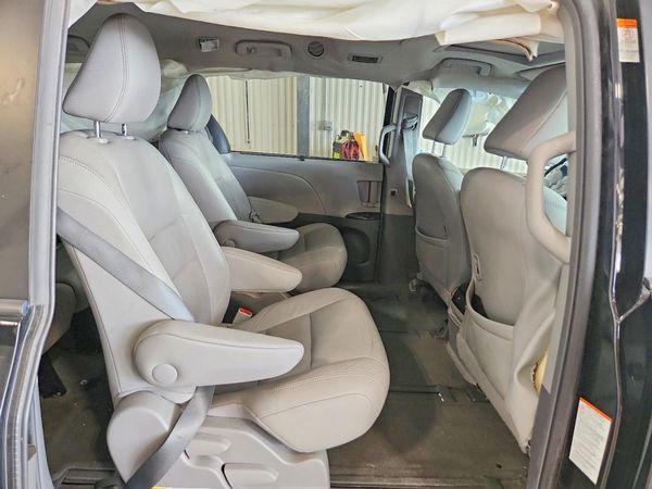 2015 TOYOTA SIENNA — PSRS