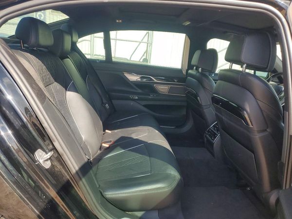 2017 BMW 750 xDrive