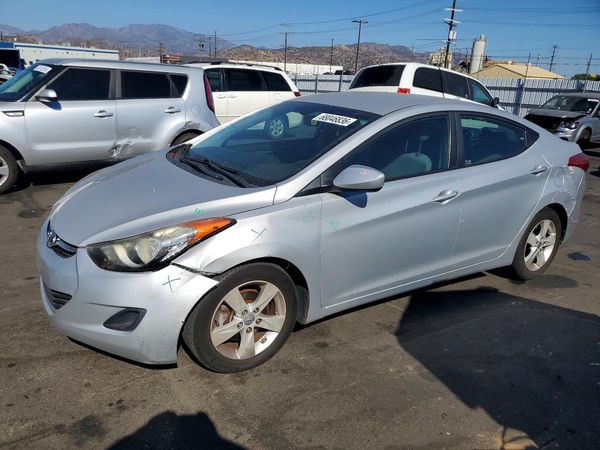 2013 HYUNDAI ELANTRA