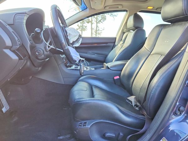 2012 INFINITI G37