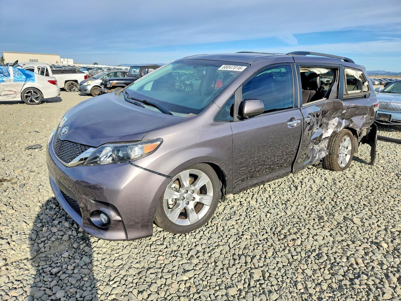 2013 TOYOTA SIENNA