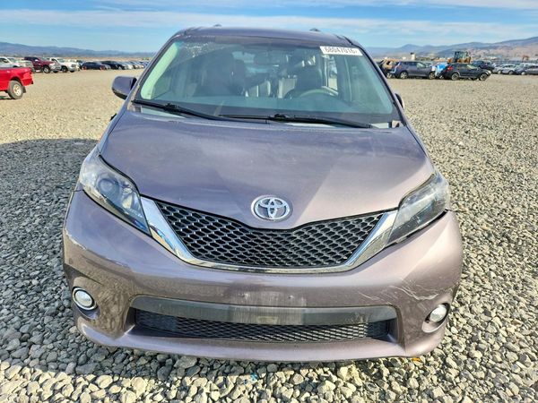 2013 TOYOTA SIENNA