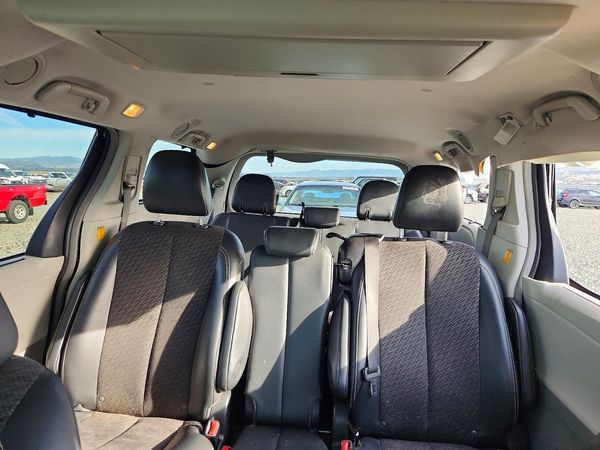2013 TOYOTA SIENNA
