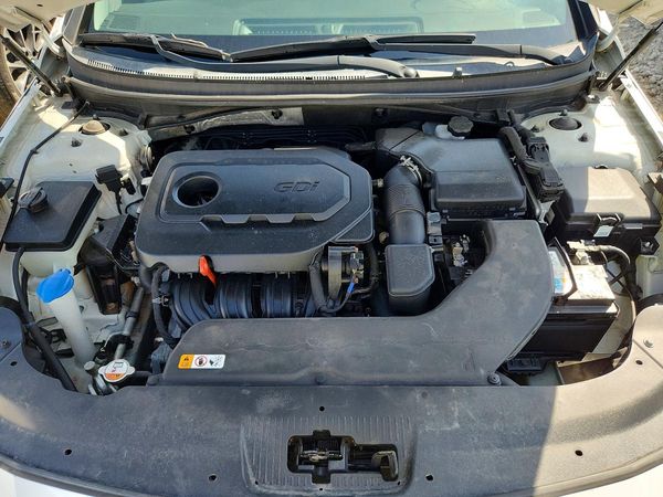 2017 HYUNDAI SONATA — Engine bay