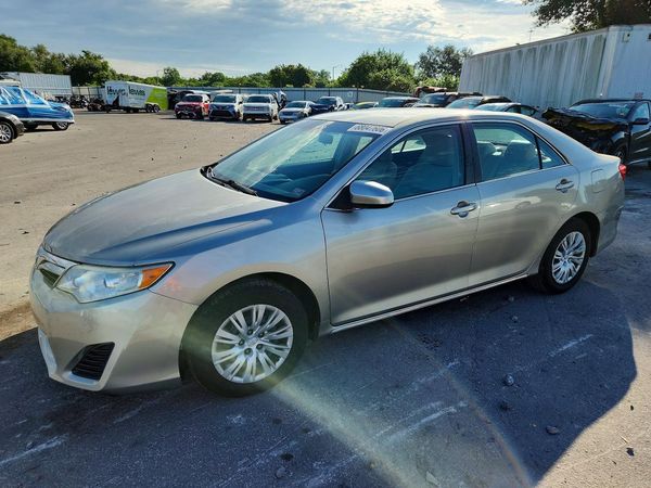 2013 TOYOTA CAMRY