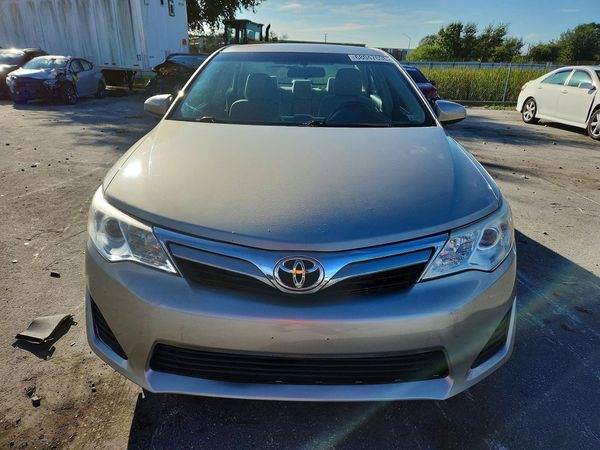 2013 TOYOTA CAMRY