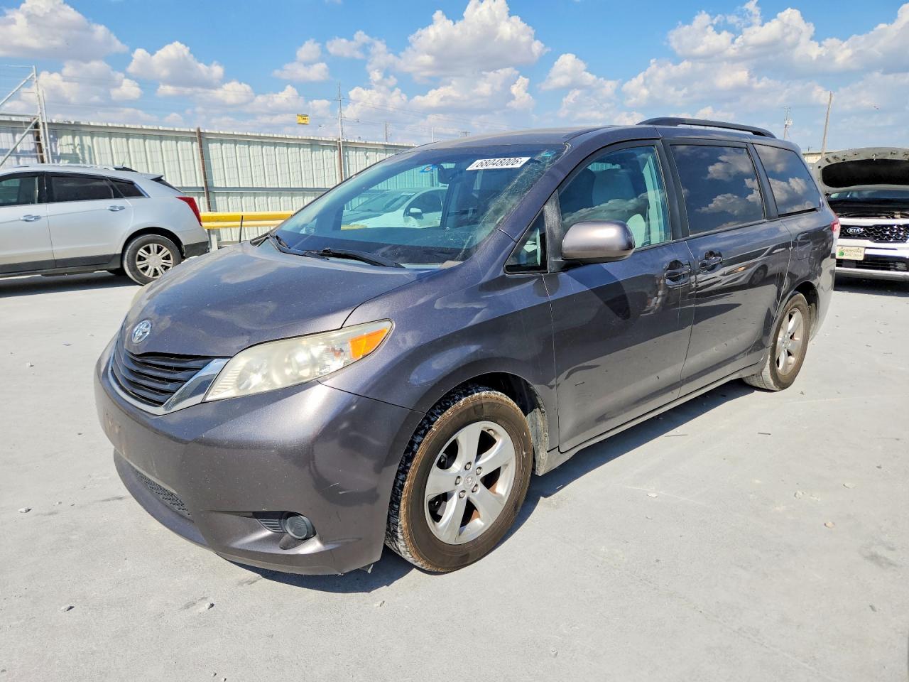 2013 TOYOTA SIENNA