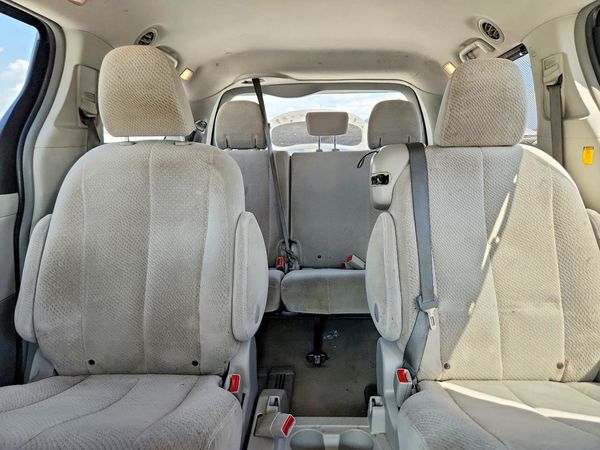 2013 TOYOTA SIENNA