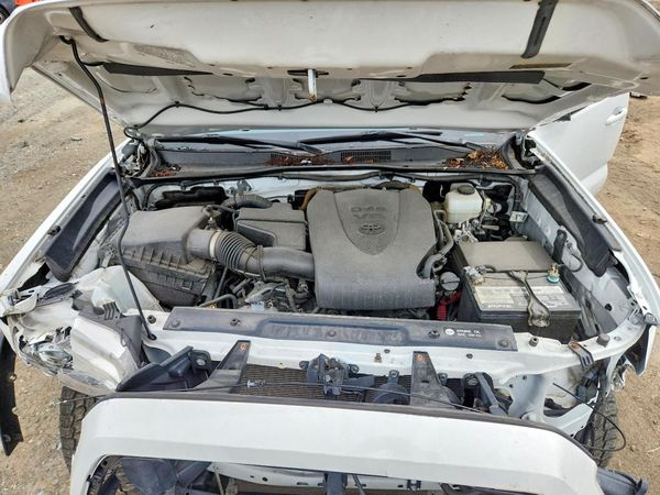 2016 TOYOTA TACOMA