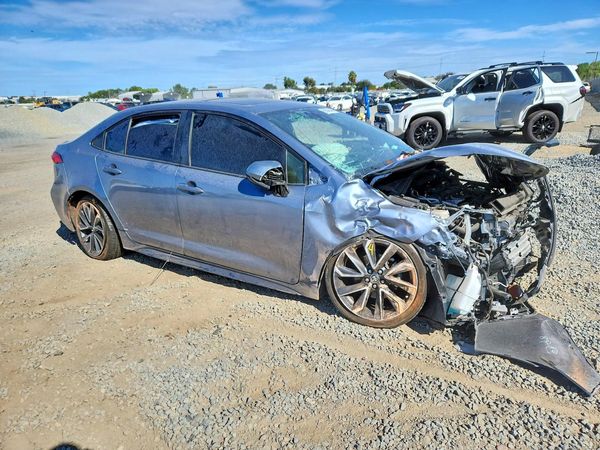 2021 TOYOTA COROLLA SE, CVT, w/Premium pkg — Passenger 3/4
