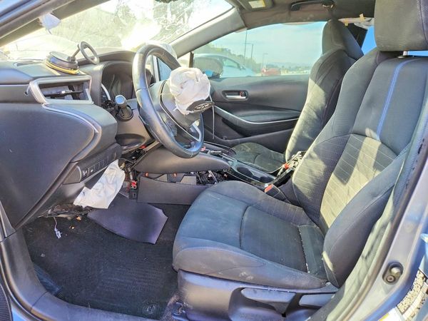 2021 TOYOTA COROLLA SE, CVT, w/Premium pkg — DENT